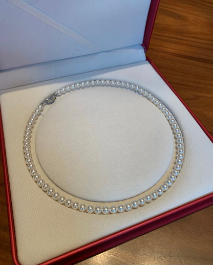 Pearl necklace