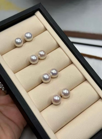Pearl Ear Studs